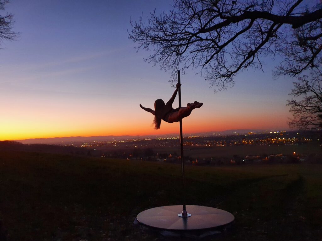 POLE DANCE LYON